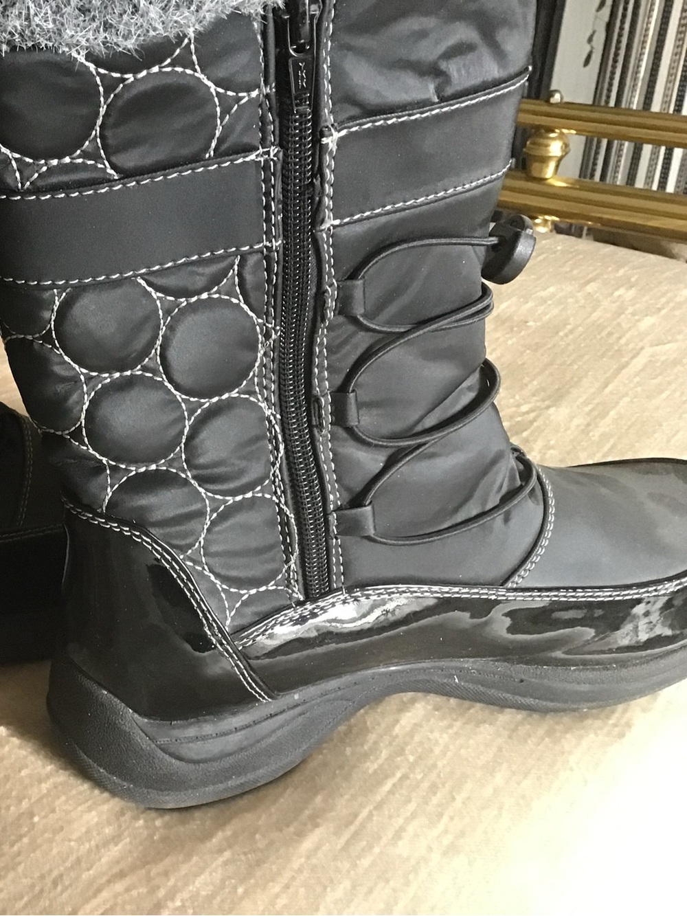 Alpine Design Black Winter Boots with Gray Faux Fur Cuff